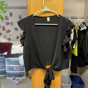 Ruffle sleeve tie in the front top